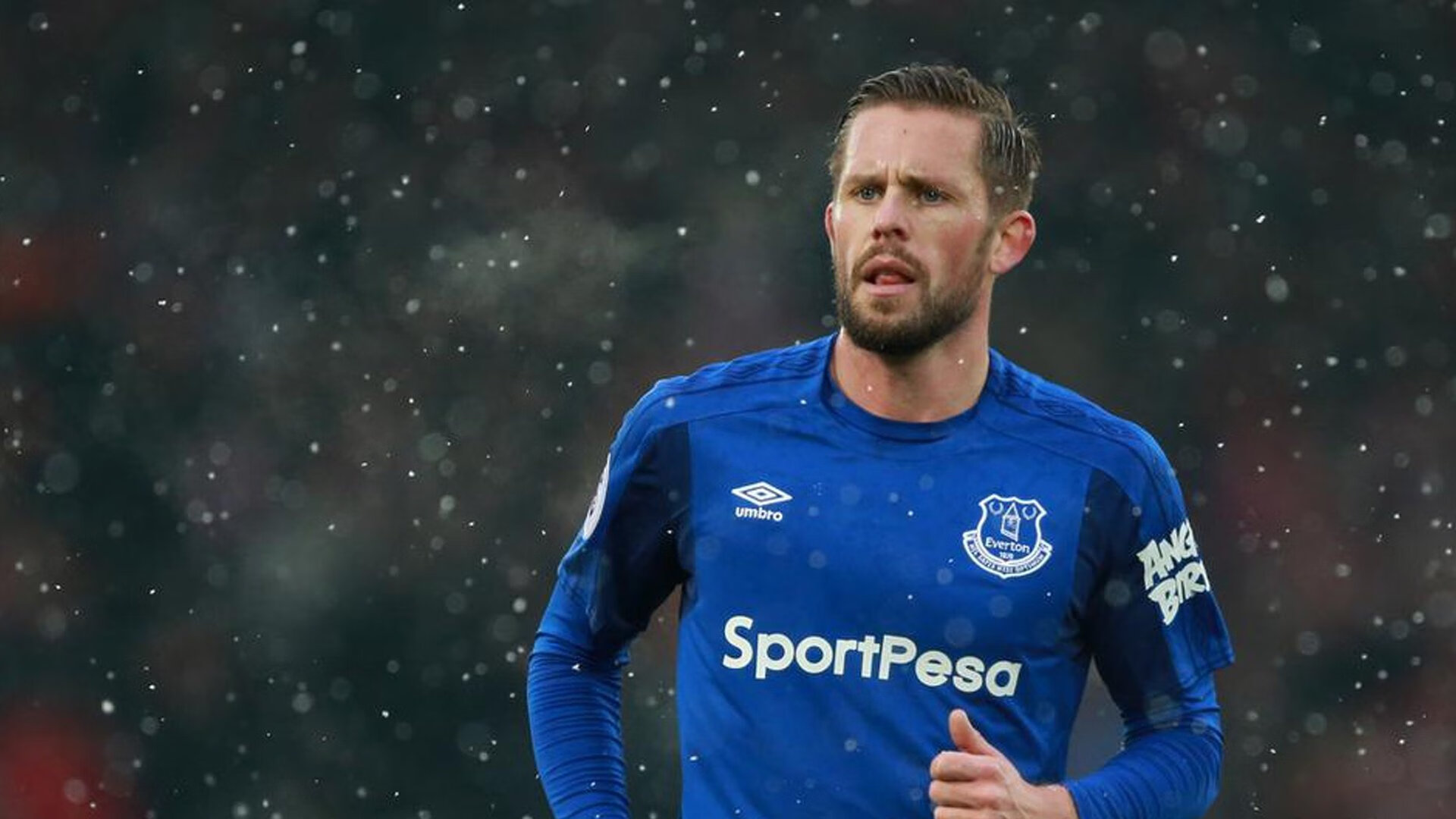 跨界称王，当拉文在F1赛道接管比赛，公牛的争冠基因如何点燃新赛季