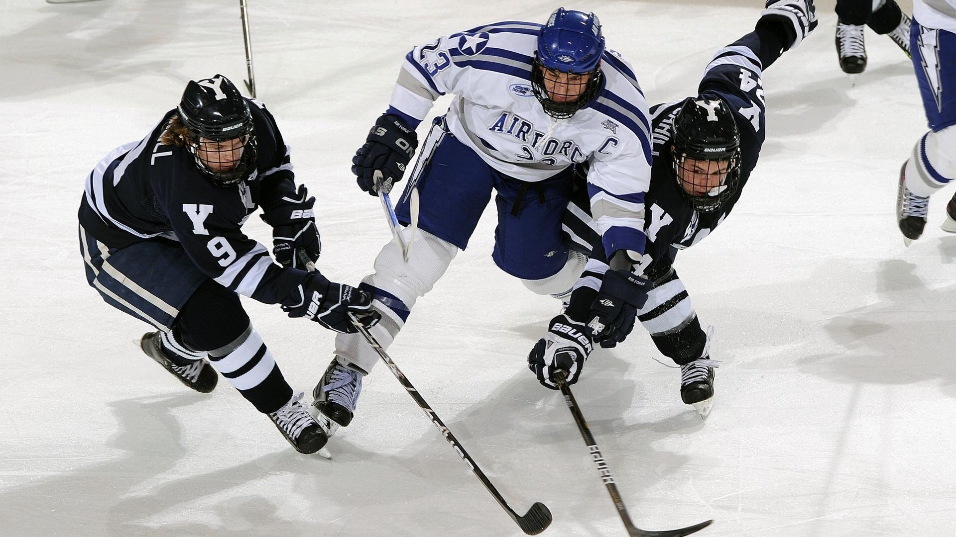 巴萨速胜卡塔尔，一场战术预演，如何折射美加墨世界杯的攻防新哲学？