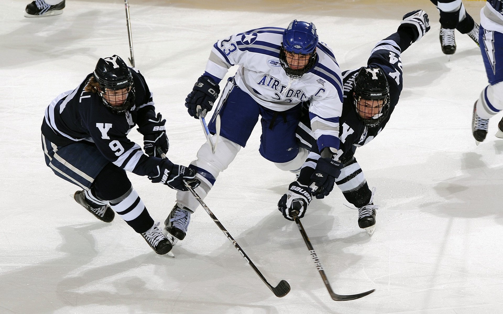 伊拉克拿下雷恩的背后,拉亚如何用存在感改写亚洲足球叙事