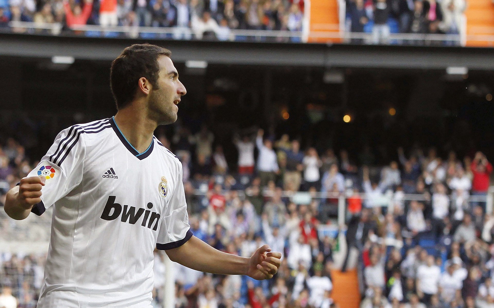 当雄鹿绝杀马刺的夜晚,杰伦·格林在欧冠决赛接管比赛,两个世界的传奇时刻