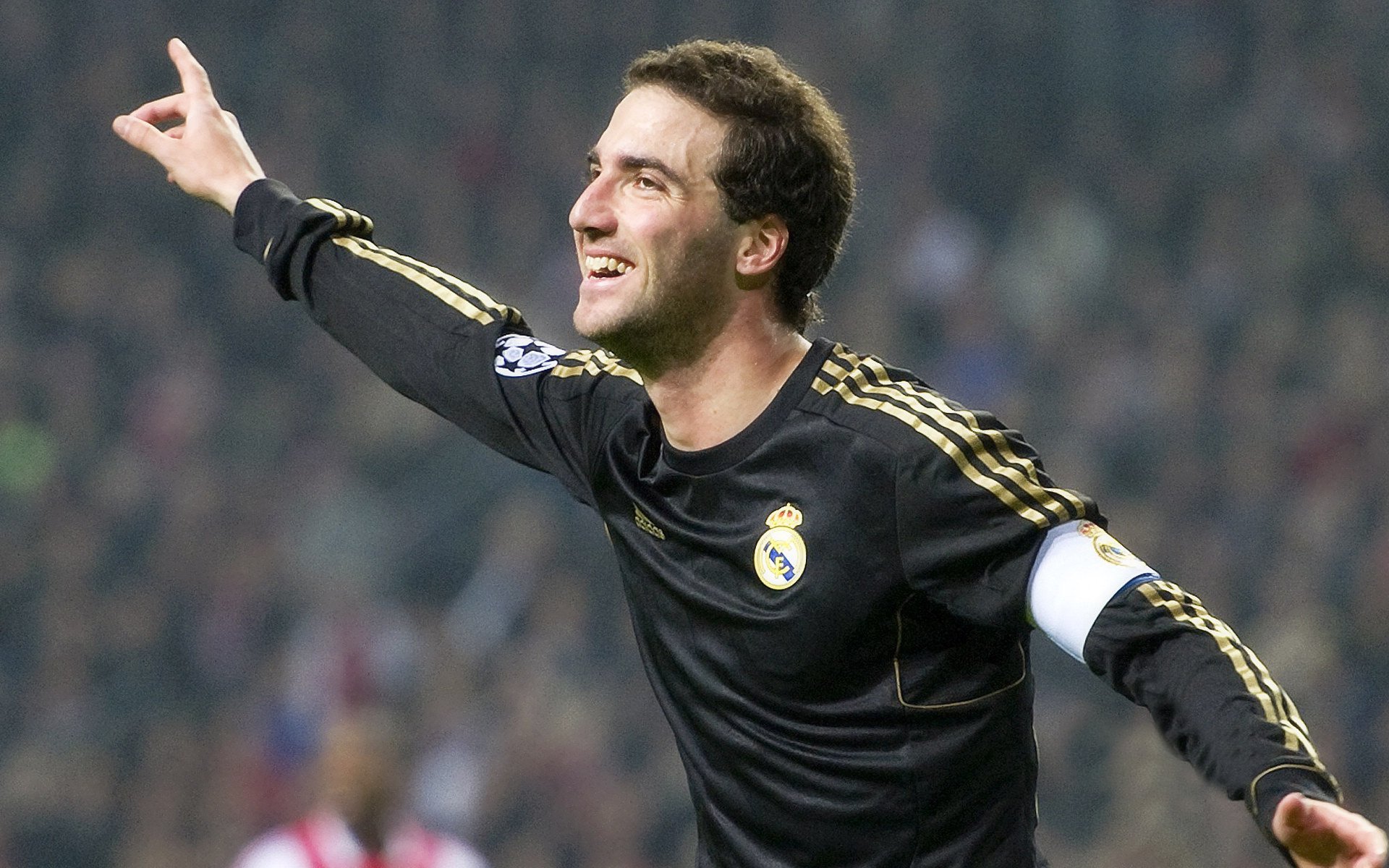 姆巴佩爆发之夜,比利亚雷亚尔上演惊天逆转,足球世界里的唯一性传奇