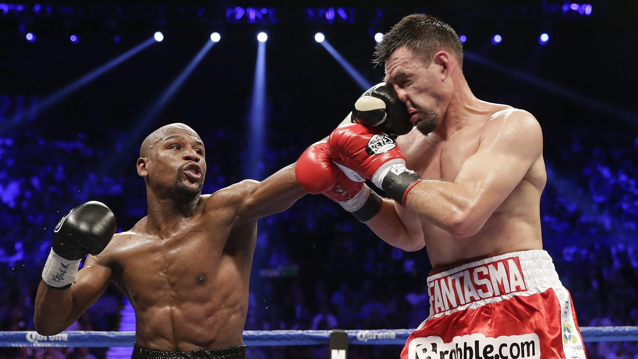 维斯塔潘绝地反击点燃赛场,威廉姆斯惊险终结红牛统治